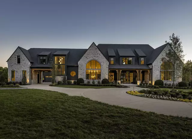 $7.9 Million New Build In Brentwood, Tennessee (PHOTOS)
