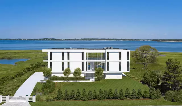 $18 Million Modern Waterfront New Build In The Hamptons (PHOTOS)