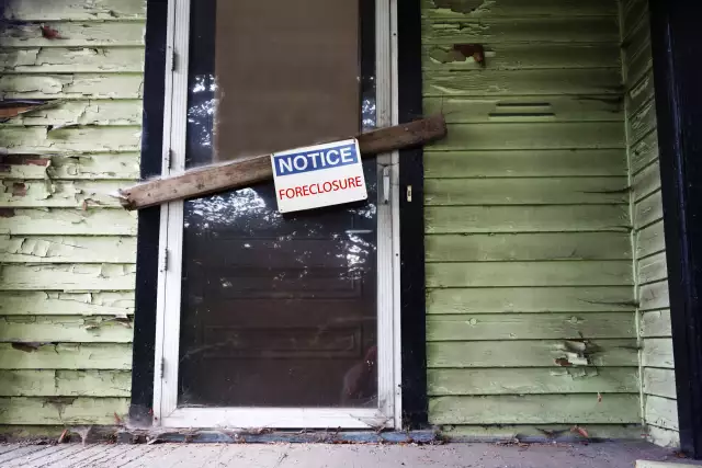 Foreclosure activity shoots up nearly 40% from end of 2021