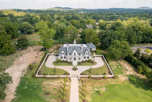 $6.9 Million Brick New Build In Brentwood, Tennessee (PHOTOS)