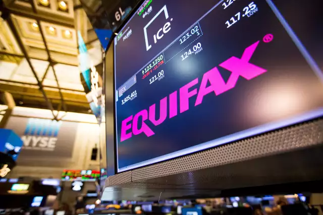 Equifax sent banks wrong credit scores for consumers, WSJ says