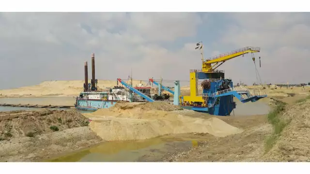 Suez Canal Authority Awards $272M Dredging Contract