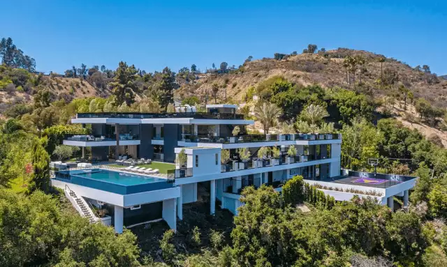 Insane $48 Million Contemporary Style Home In Los Angeles  (PHOTOS)