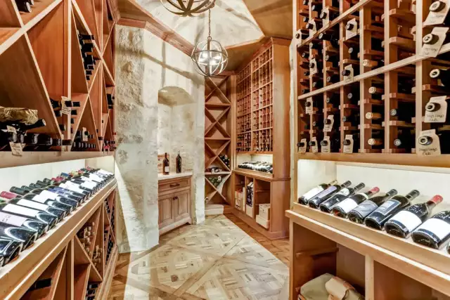 Raise a Glass to These Four Stylish Wine Rooms - Sotheby´s International Realty | Blog