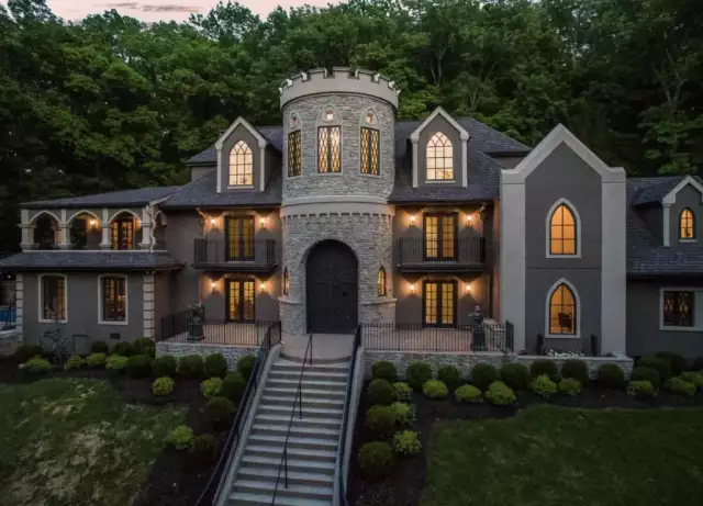 Castle-Like Home In Nashville, Tennessee (PHOTOS) - Homes of the Rich