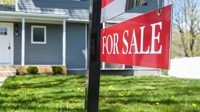 U.S. Existing Home Sales Fall for 4th Straight Month in May While Prices Skyrocket