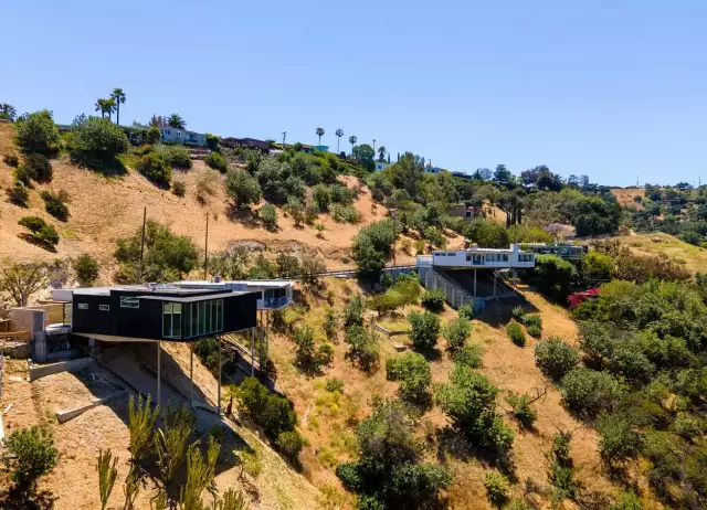 Cool Listings: An Iconic Richard Neutra-Designed Stilt House Looming Over the Valley