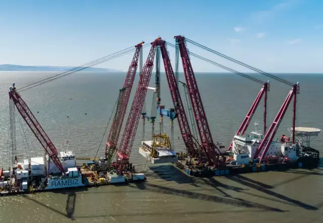 Hinkley Point C giant water intakes craned onto seabed