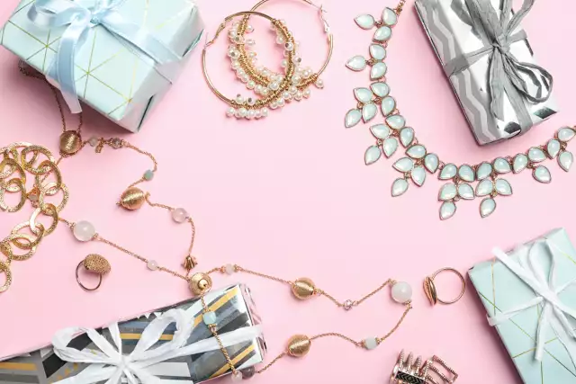 How the Pros Pack Jewelry for Moving