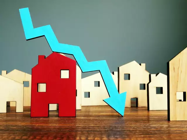 Home prices post fifth straight monthly drop—now down 23% from February peak - Mortgage Rates & Mo...