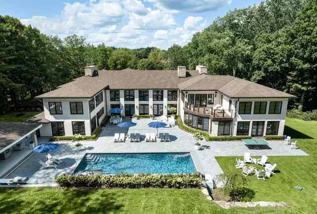 $9 Million Home In Greenwich, Connecticut On 5 Acres (PHOTOS)