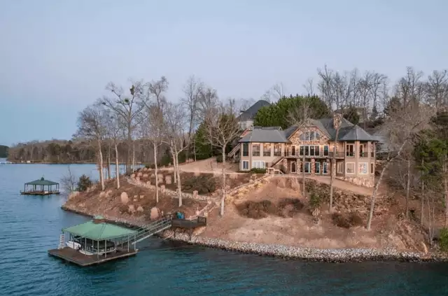 $5.95 Million Lakefront Home In Seneca, South Carolina (PHOTOS)