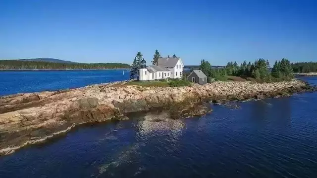 Set Sail for Maine, Where You Can Pick Up a $2.3M Private Island With a Lighthouse