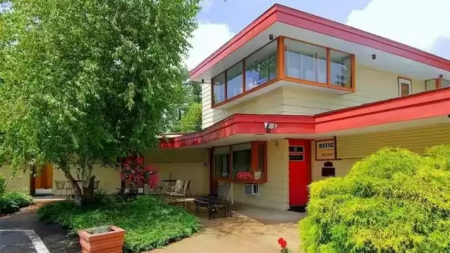 Vacancy Here: Wisconsin Motel Designed by a Frank Lloyd Wright Apprentice Seeks Buyer