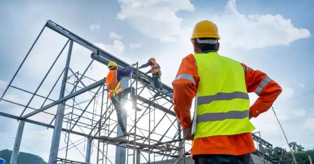What Contractors Need to Know About Risk Management in Construction