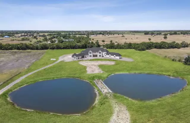 Texas New Build On 13 Acres With Bowling Alley (PHOTOS)
