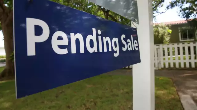 Pending home sales fall in February, setting a grim tone as housing market enters key spring season