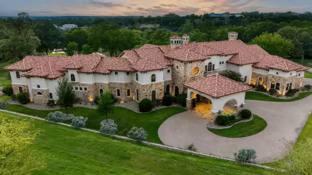 13 Acre Riverfront Estate In Weatherford, Texas (PHOTOS)