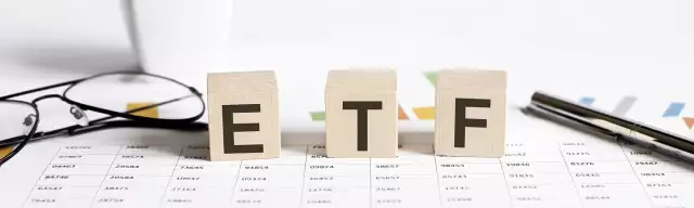 The 15 Best Commodity ETFs To Invest In [UPDATED 2022]