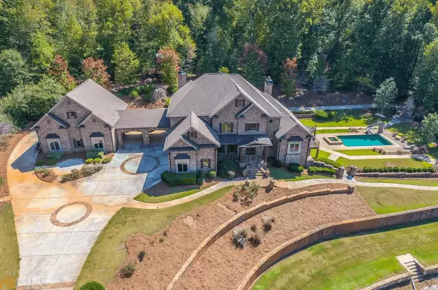 $1.7 Million Georgia Home On 20 Acres With Pond (PHOTOS)