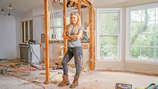 Exclusive: Car Expert Cristy Lee Fixes Real Estate on ‘Steal This House’