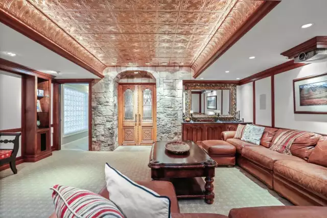 High and Mighty: 4 Homes with Dramatic Ceilings - Sotheby´s International Realty | Blog