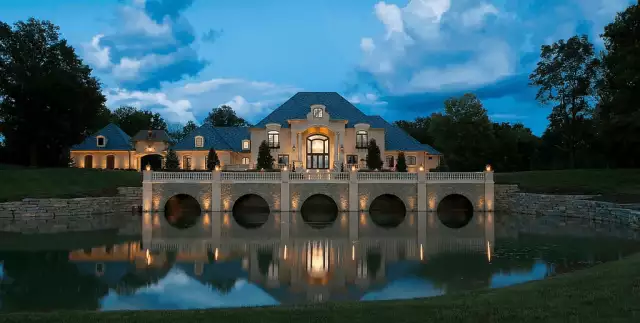 Stately Home On 7 Acres In Edgewood, Kentucky (PHOTOS)