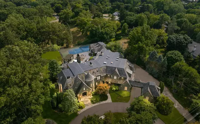 $8 Million Michigan Home With Indoor Basketball Court (PHOTOS)