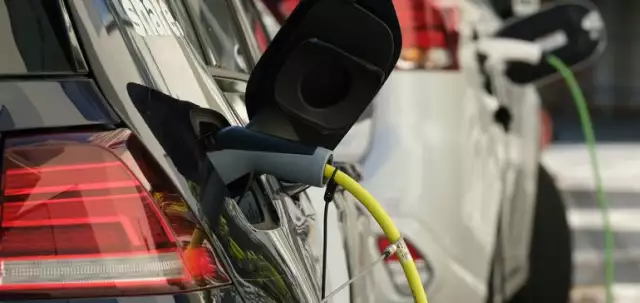AECOM selected by Arizona DOT to develop EV charging station plan