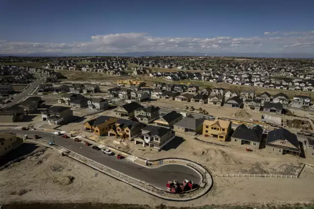 Housing market hits brakes as U.S. prices fall most since 2009