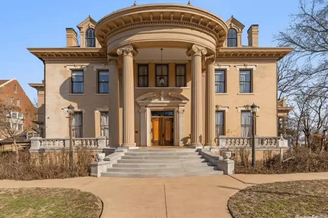 $1.6 Million Historic Home In Little Rock, Arkansas (PHOTOS)
