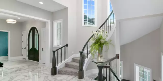 What is a Foyer in a House? (May 2022)
