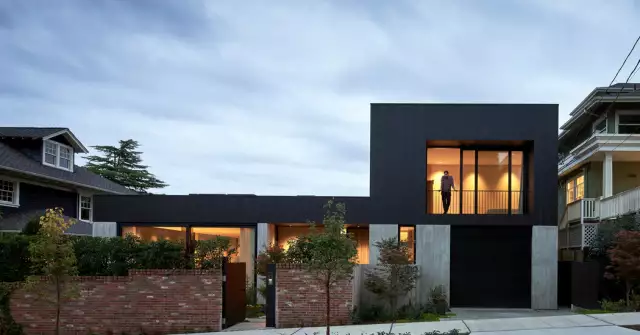 A Simple House With a ‘Sense of Massiveness’