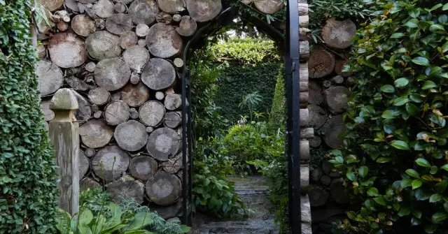 The Art of Making Garden Rooms