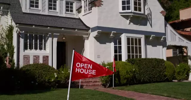 A South Bay man accepted hundreds of offers from open houses. But the homes weren't for sale